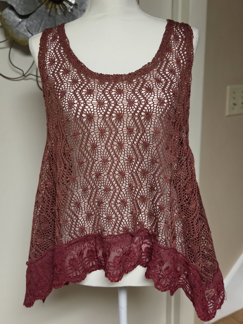 Pretty Angel Crochet Lace Camisole in Mauve